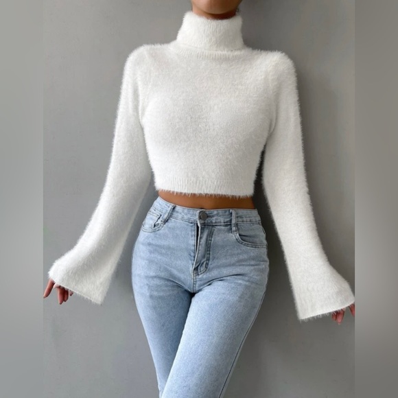 White bell sleeve turtleneck sweater - Picture 1 of 2
